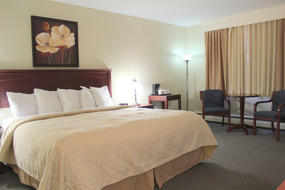 Quality Inn Мон-Лорье Екстер'єр фото