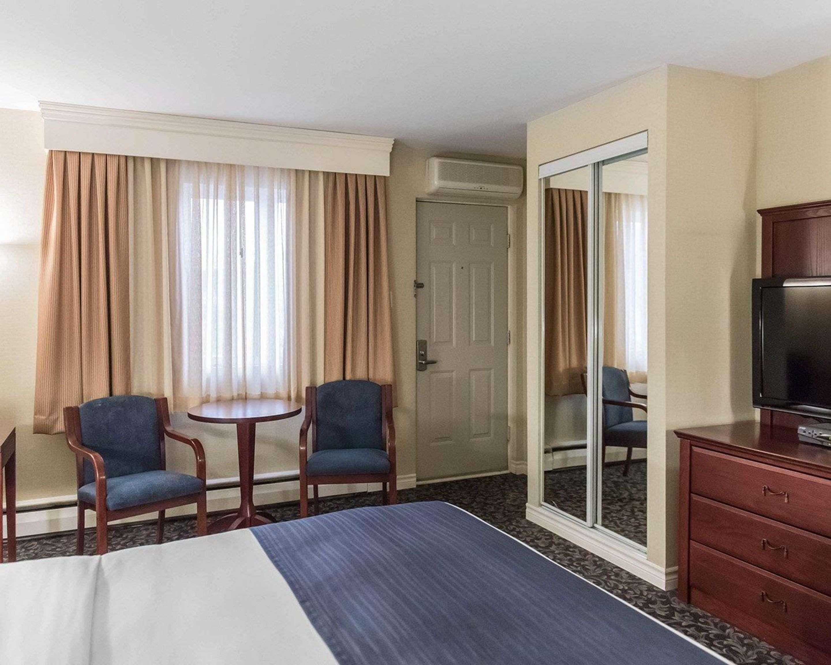 Quality Inn Мон-Лорье Екстер'єр фото