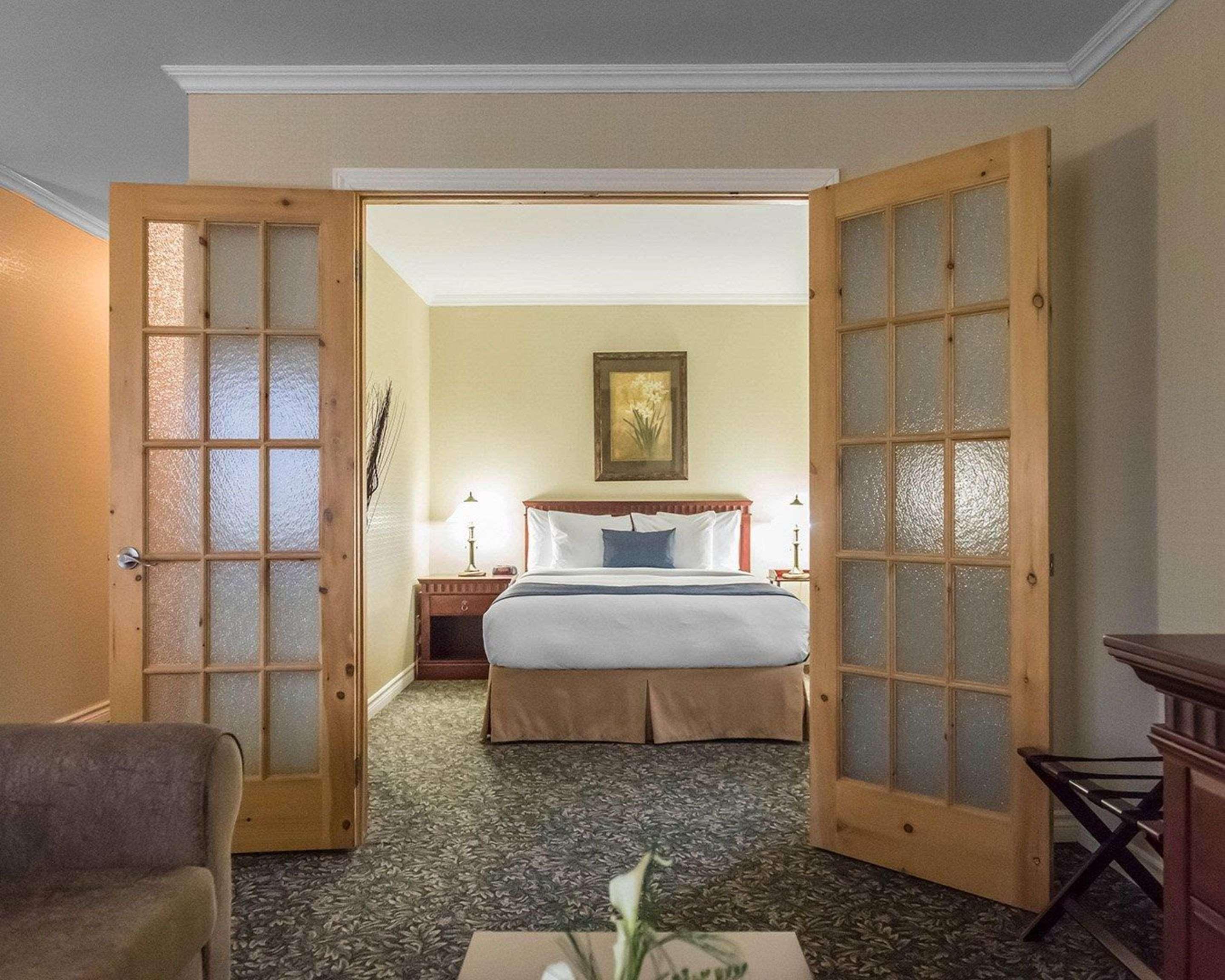 Quality Inn Мон-Лорье Екстер'єр фото