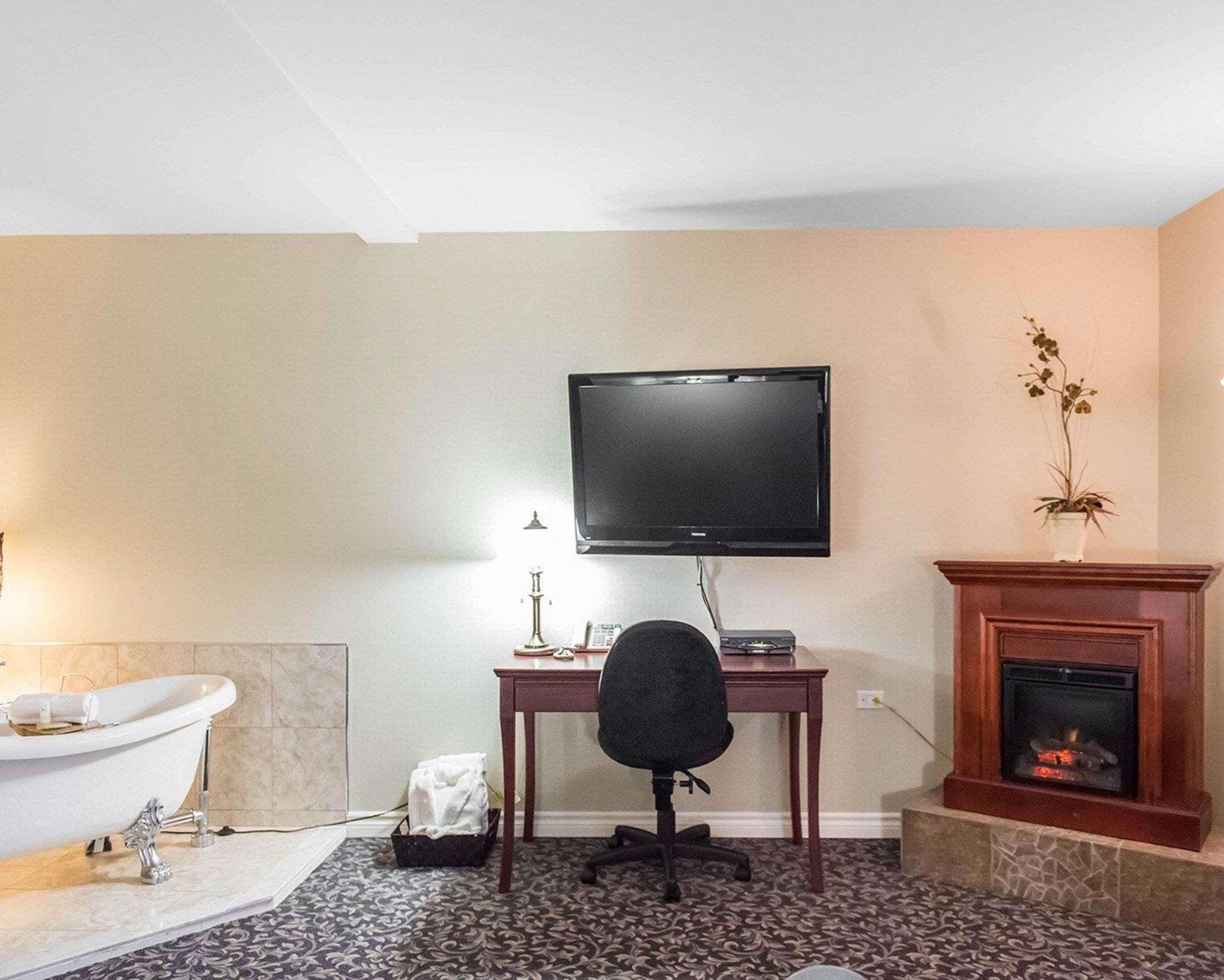 Quality Inn Мон-Лорье Екстер'єр фото