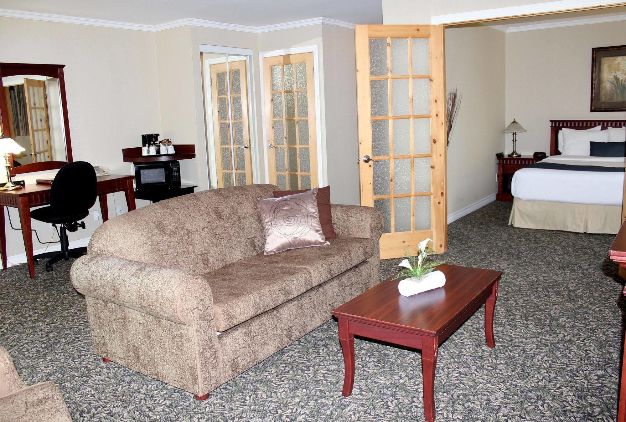 Quality Inn Мон-Лорье Екстер'єр фото