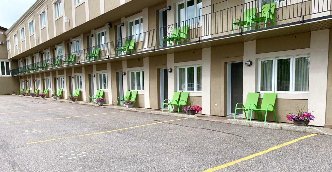 Quality Inn Мон-Лорье Екстер'єр фото